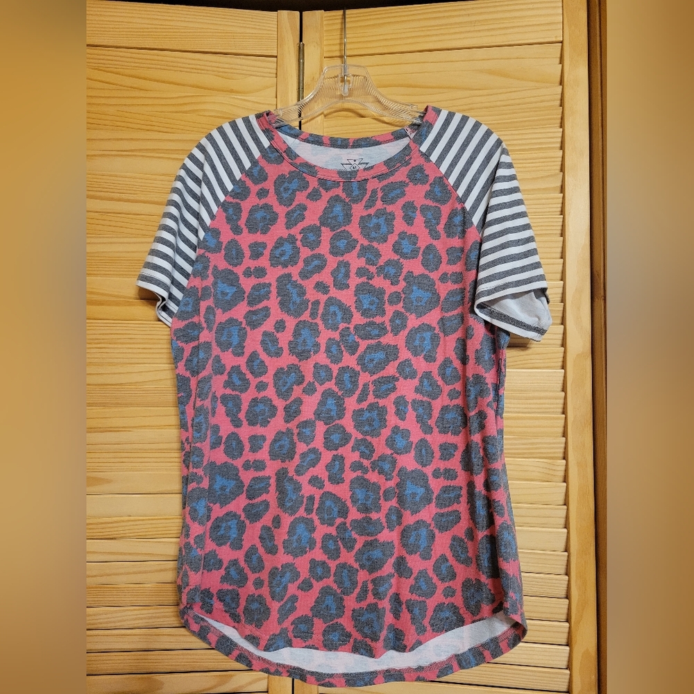 Crazy Train pink leapard and stripes top size Medium